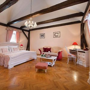Boutique Hotel Constans